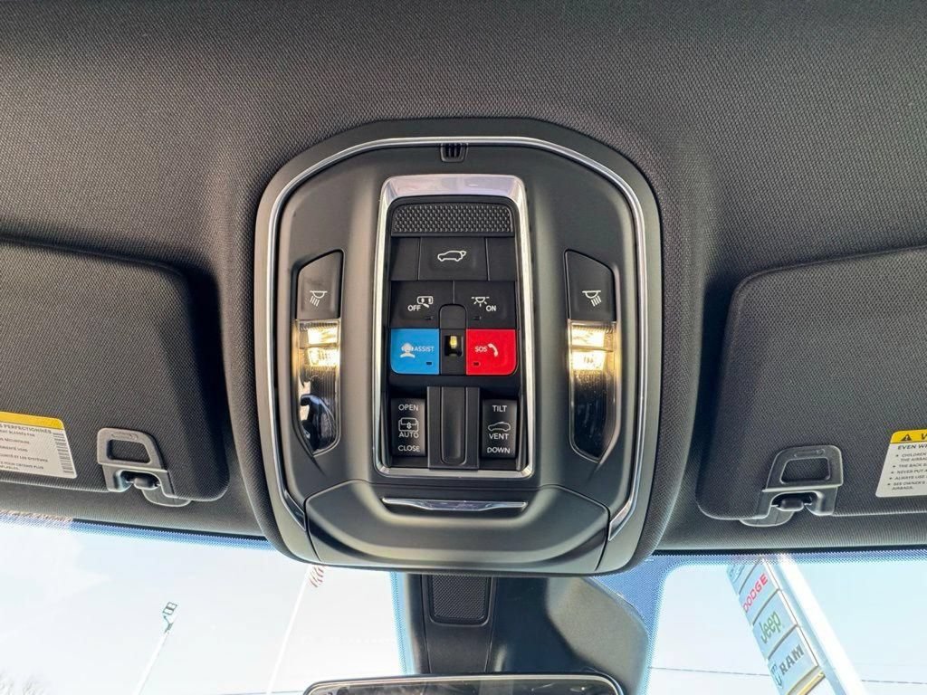 New 2025 Jeep Grand Cherokee Altitude AWD/4WD image 30