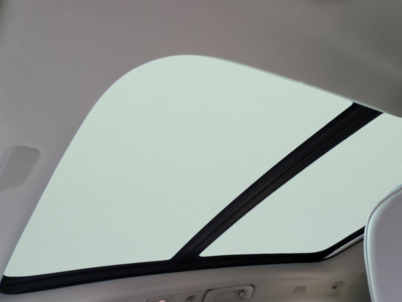 New 2026 Volvo XC60 T8 Ultra w/ Protection Package Premier image 18