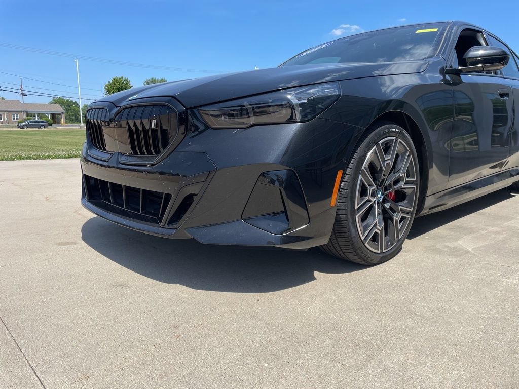 Used 2025 BMW i5 xDrive40 w/ M Sport Package AWD/4WD image 14
