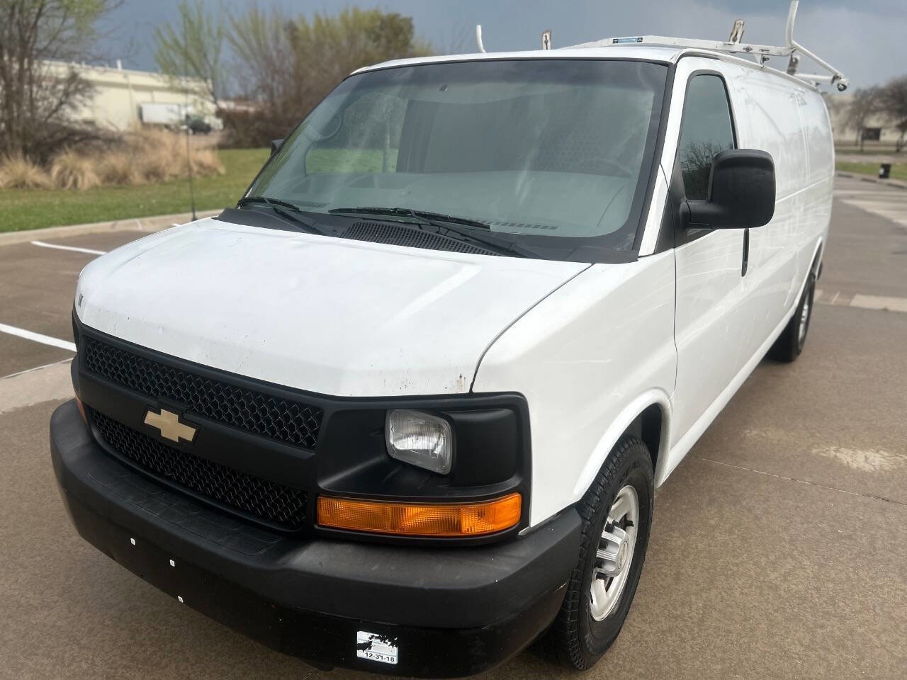 Used 2012 Chevrolet Express 2500 Extended image 2