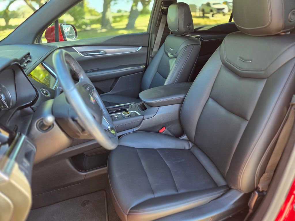 Used 2022 Cadillac XT6 Luxury w/ LPO, Floor Liner Package FWD image 17