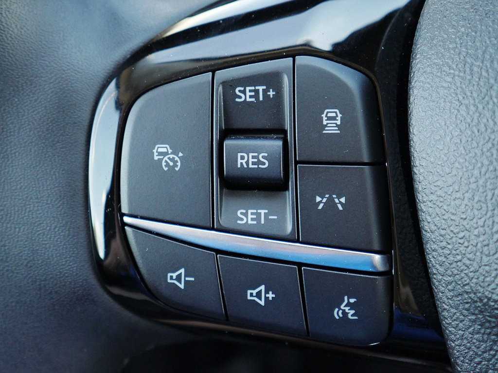 Used 2023 Ford Escape Platinum w/ Premium Technology Package AWD/4WD image 31