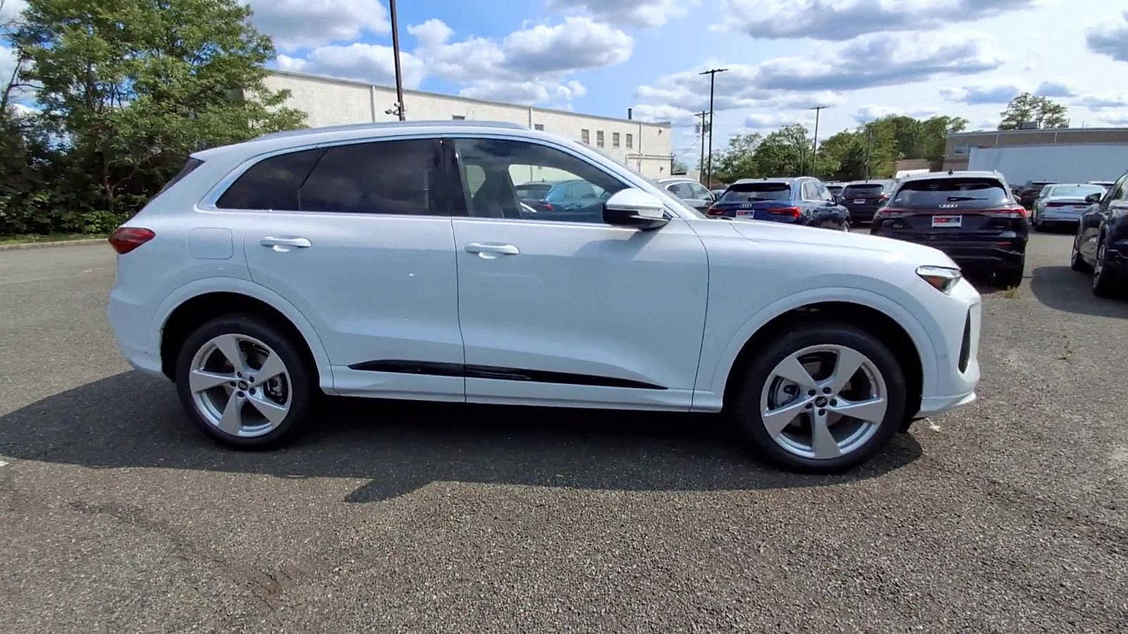 New 2025 Audi Q5 Premium Plus image 9