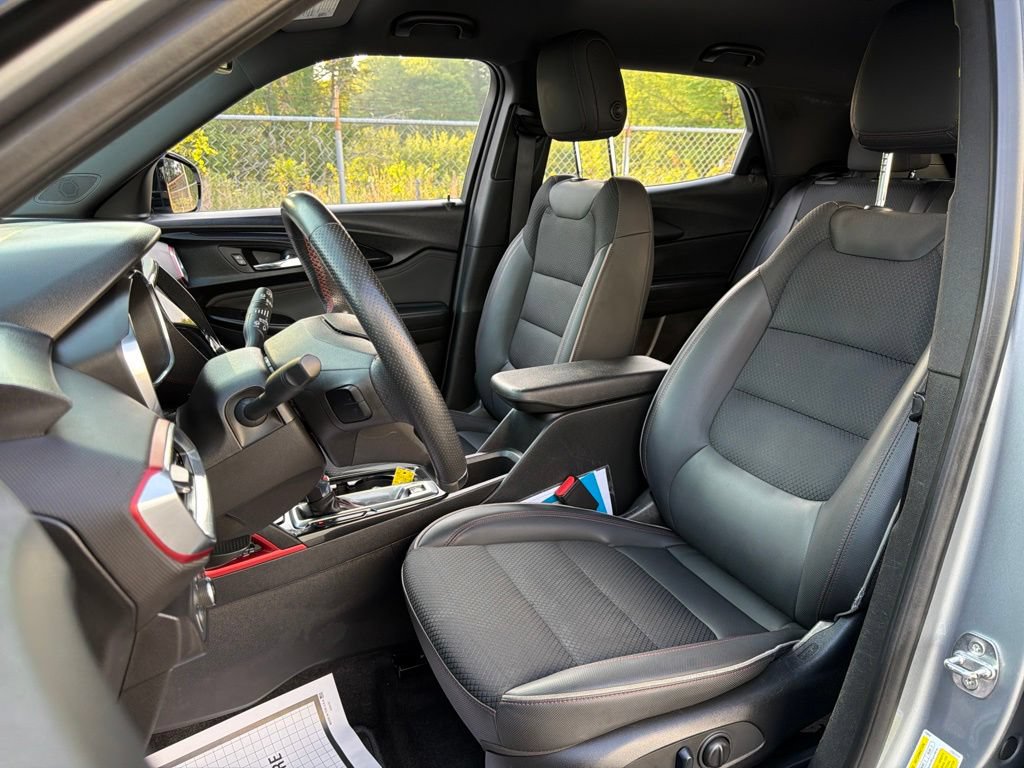 Used 2023 Chevrolet TrailBlazer RS w/ Convenience Package FWD image 22