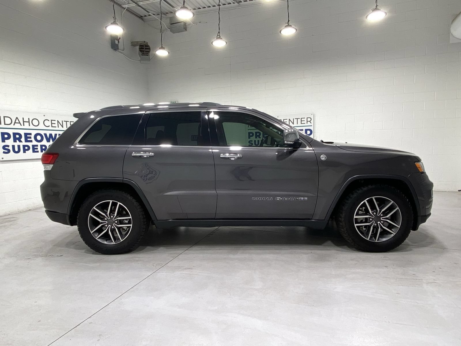 Used 2021 Jeep Grand Cherokee Limited w/ Luxury Group II AWD/4WD image 9