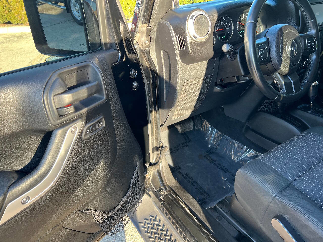 Used 2011 Jeep Wrangler Sahara image 16