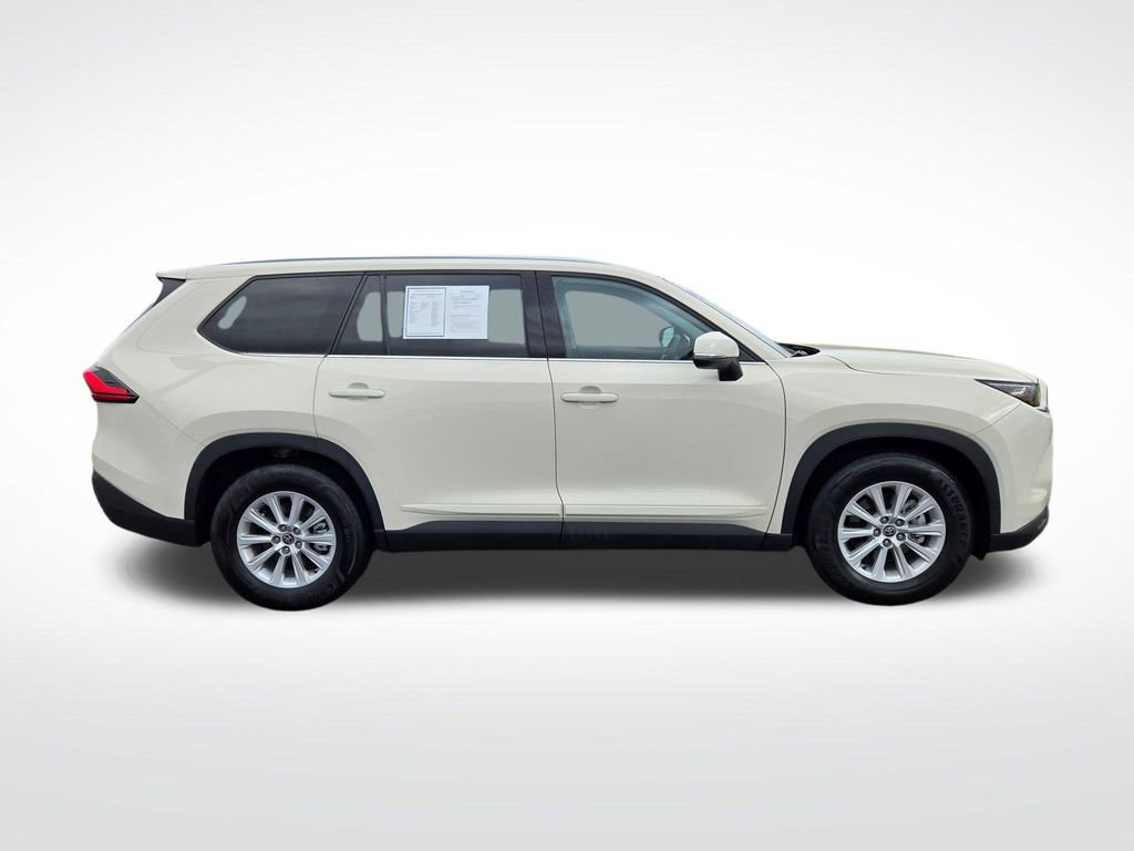 Used 2024 Toyota Grand Highlander XLE image 2