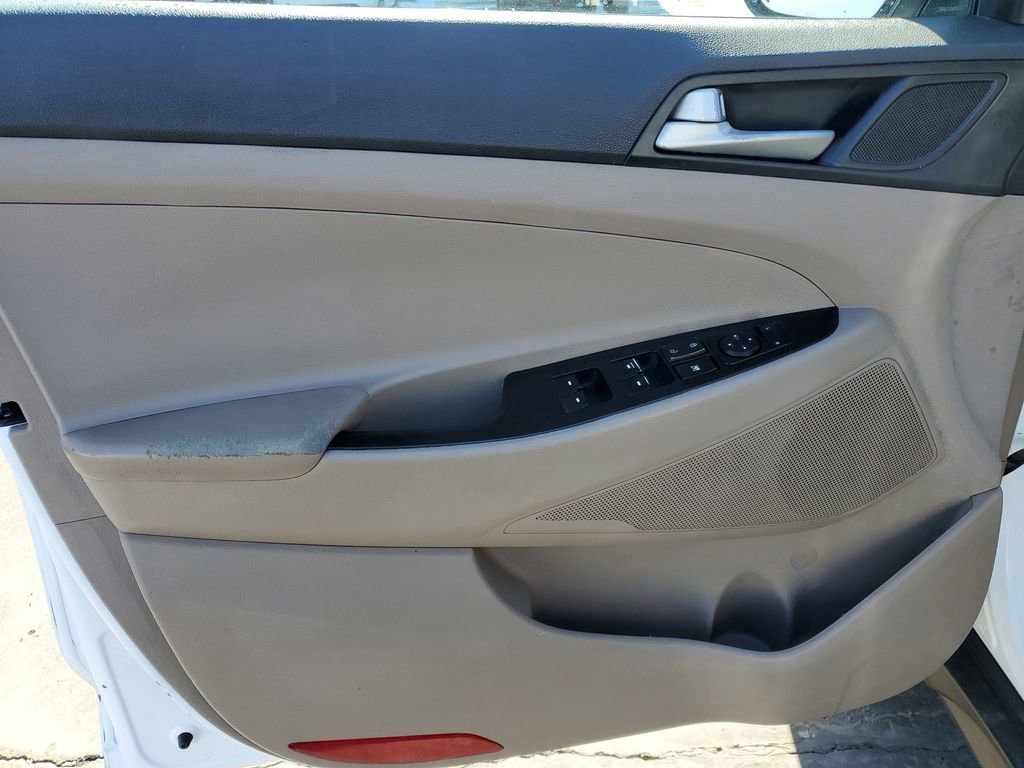 Used 2021 Hyundai Tucson SE image 21