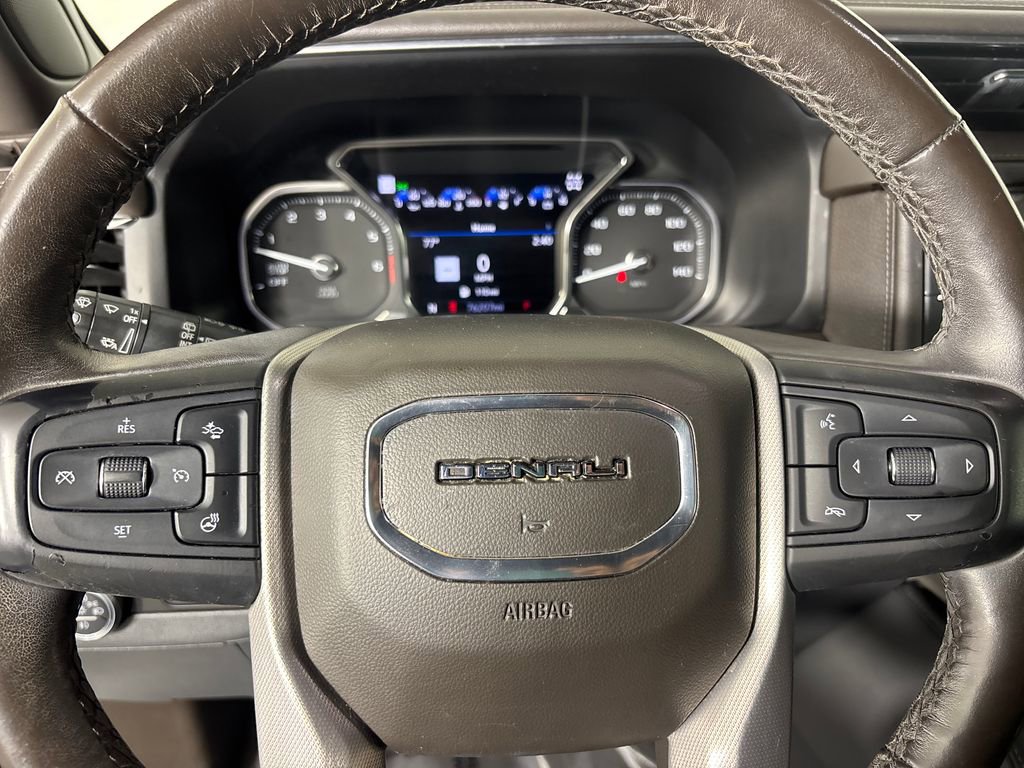 Used 2021 GMC Yukon Denali w/ Denali Premium Package image 14