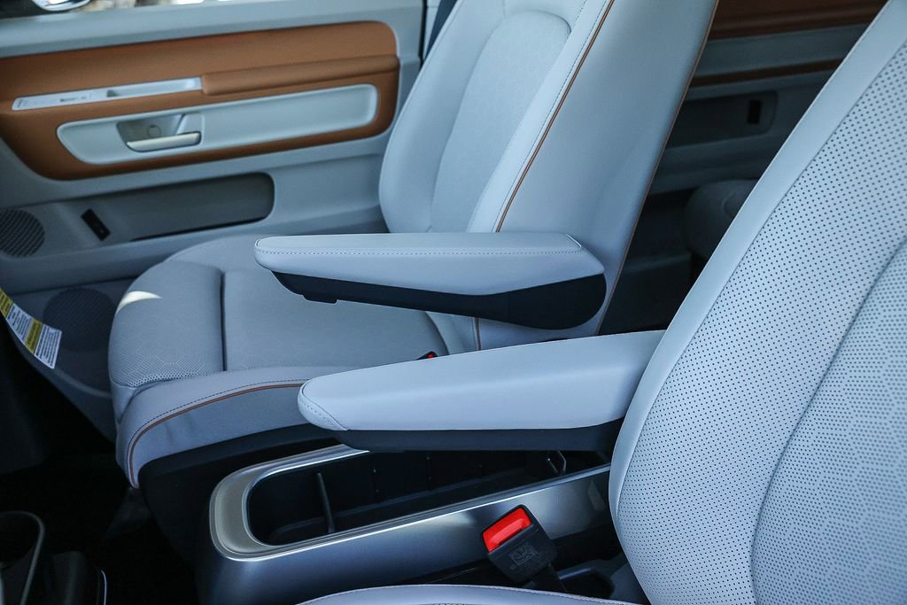 New 2025 Volkswagen ID. Buzz 1st Edition image 43