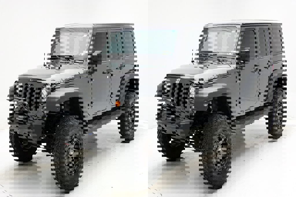 Used 2017 Jeep Wrangler Unlimited Rubicon w/ Dual Top Group image 2