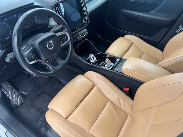 Used 2019 Volvo XC40 T5 Inscription image 11