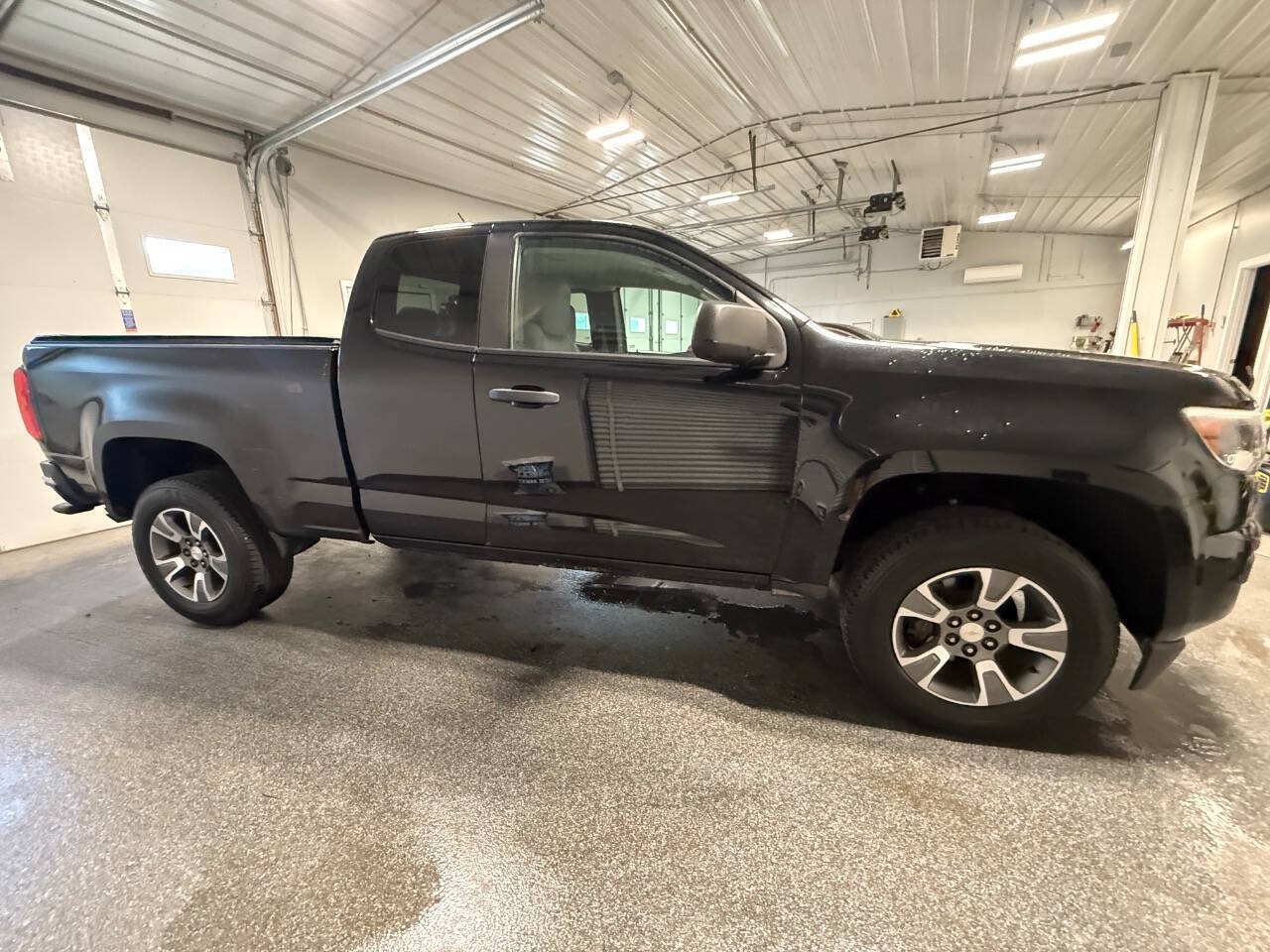 Used 2015 Chevrolet Colorado W/T w/ WT Convenience Package RWD image 4