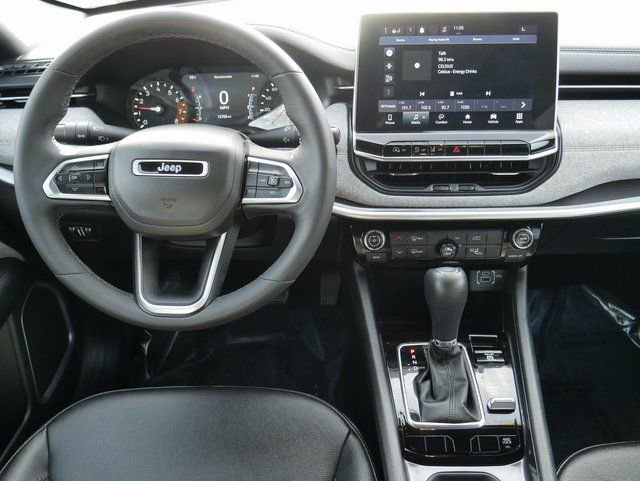 Used 2024 Jeep Compass Latitude image 15