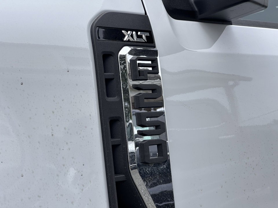 New 2025 Ford F250 XLT w/ FX4 Off-Road Package image 15