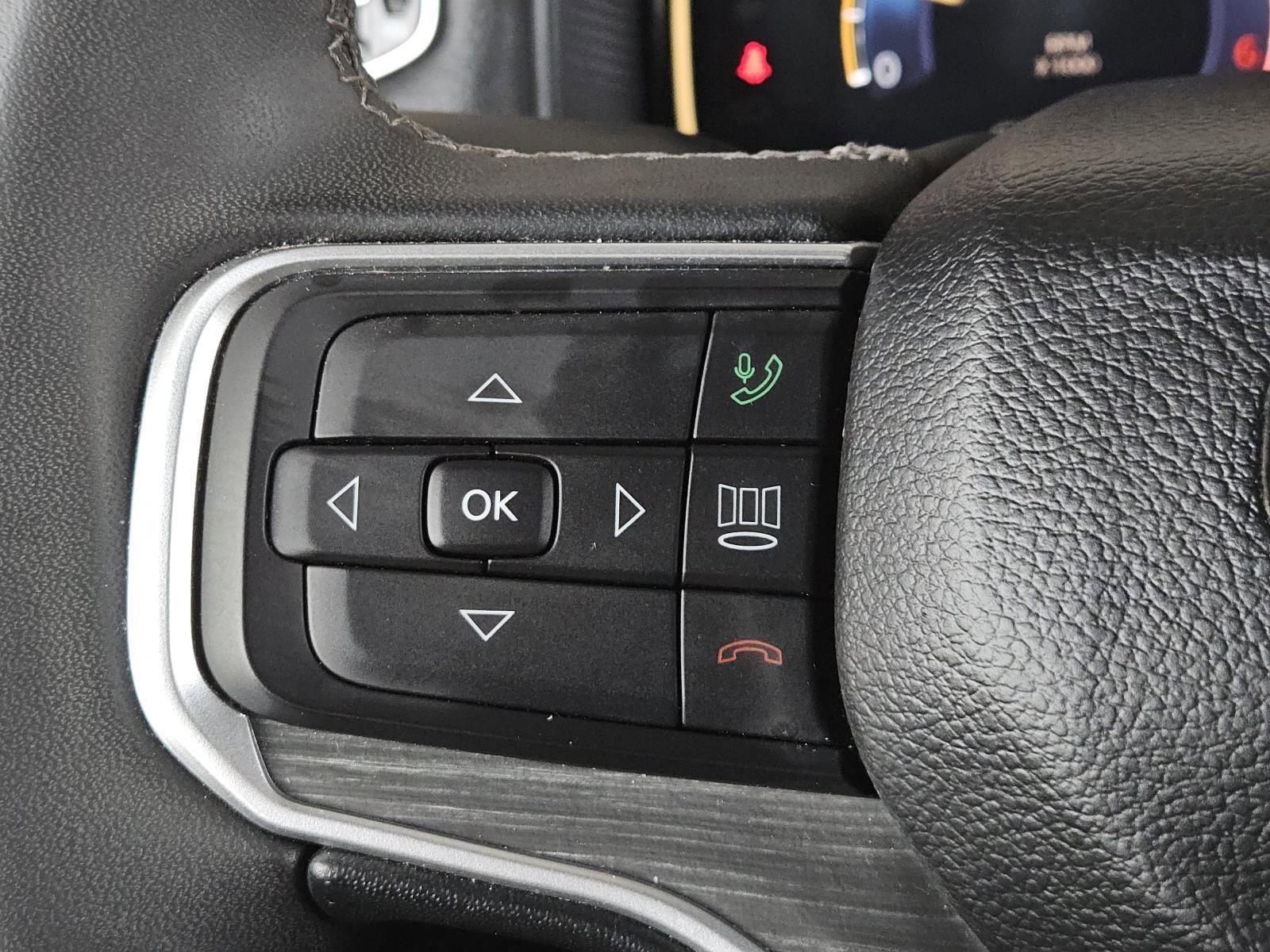 Used 2024 Jeep Wagoneer L Series II w/ Flexible Seating Group image 19