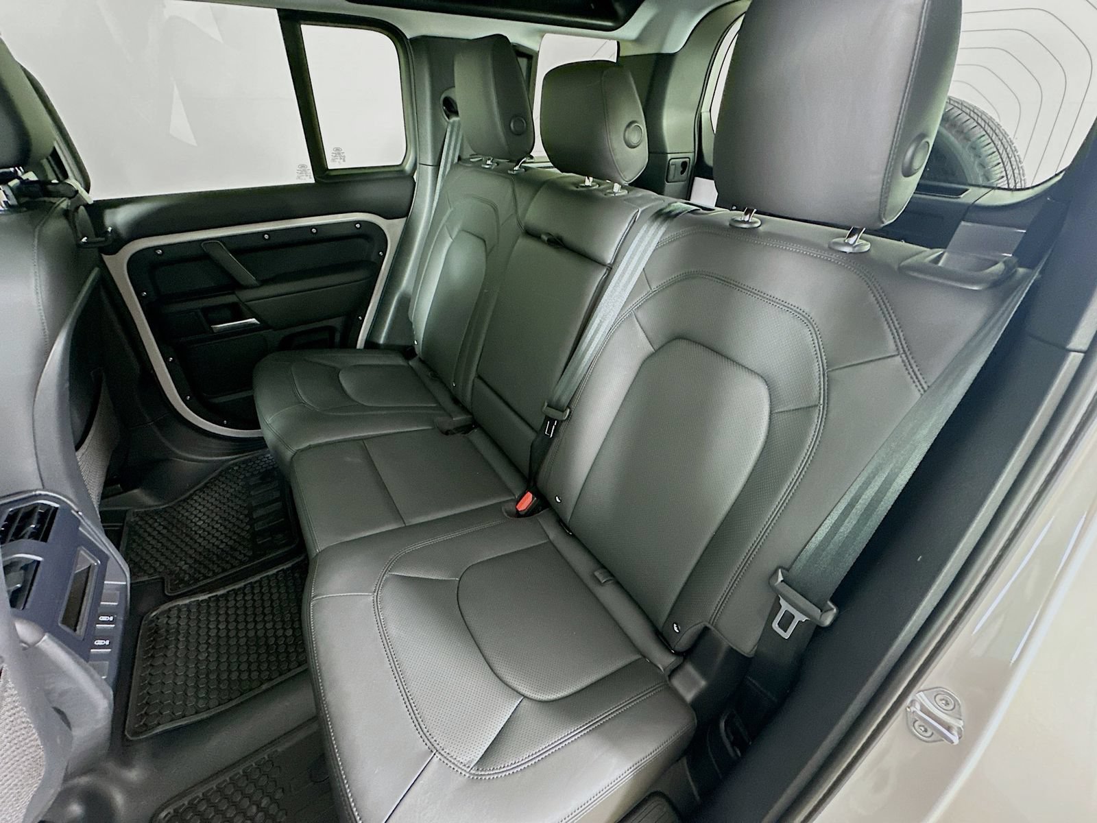 New 2026 Land Rover Defender 110 S AWD/4WD image 37