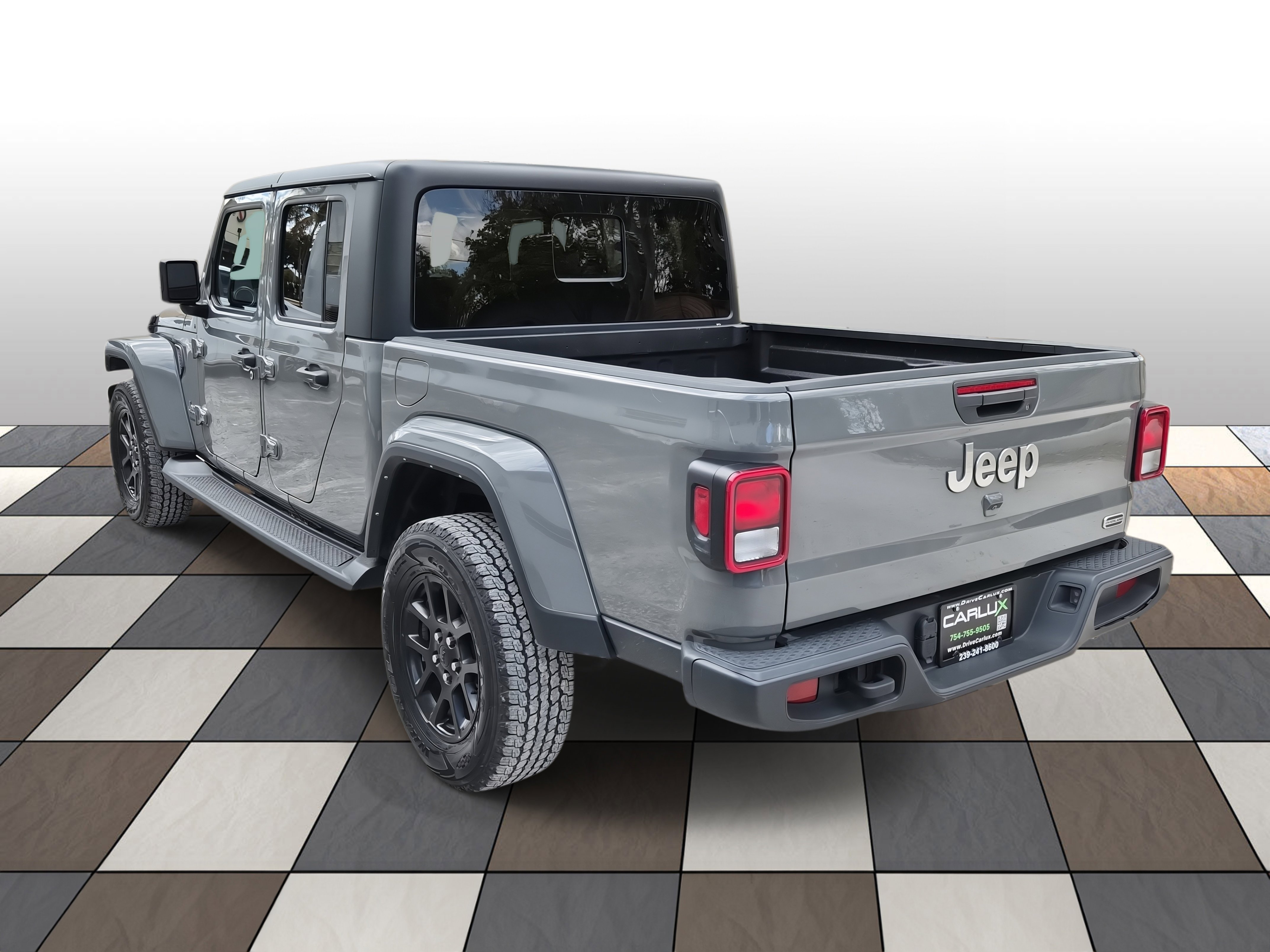 Used 2023 Jeep Gladiator Overland AWD/4WD image 6