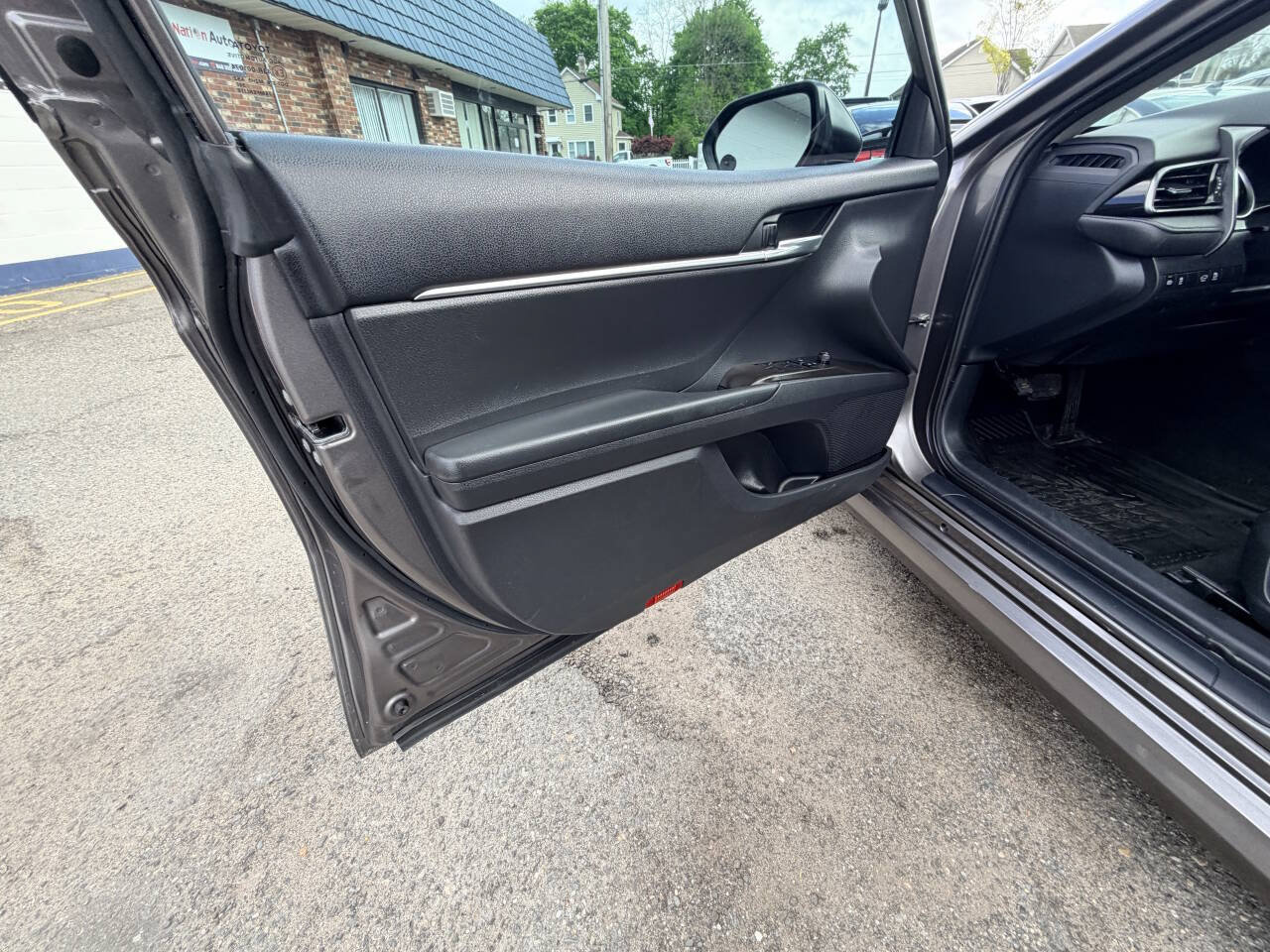 Used 2021 Toyota Camry LE FWD image 40