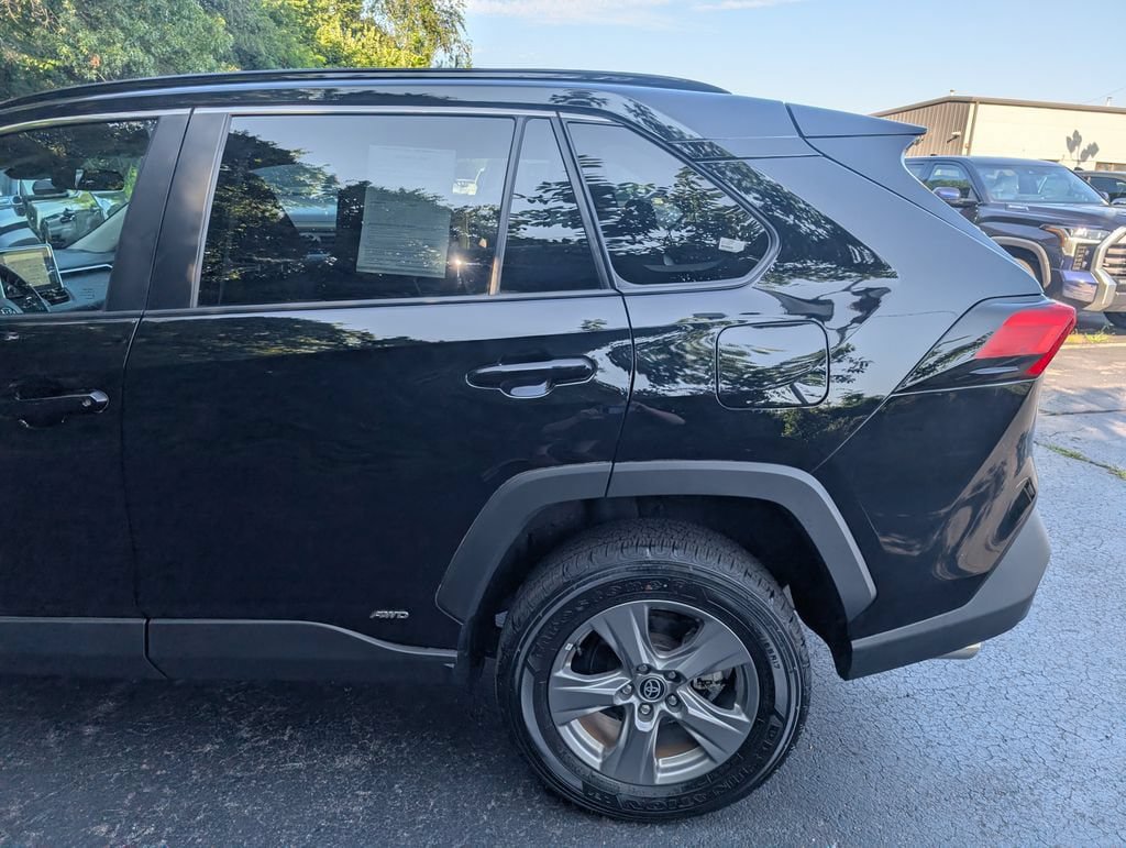 Used 2023 Toyota RAV4 XLE w/ Convenience Package AWD/4WD image 4