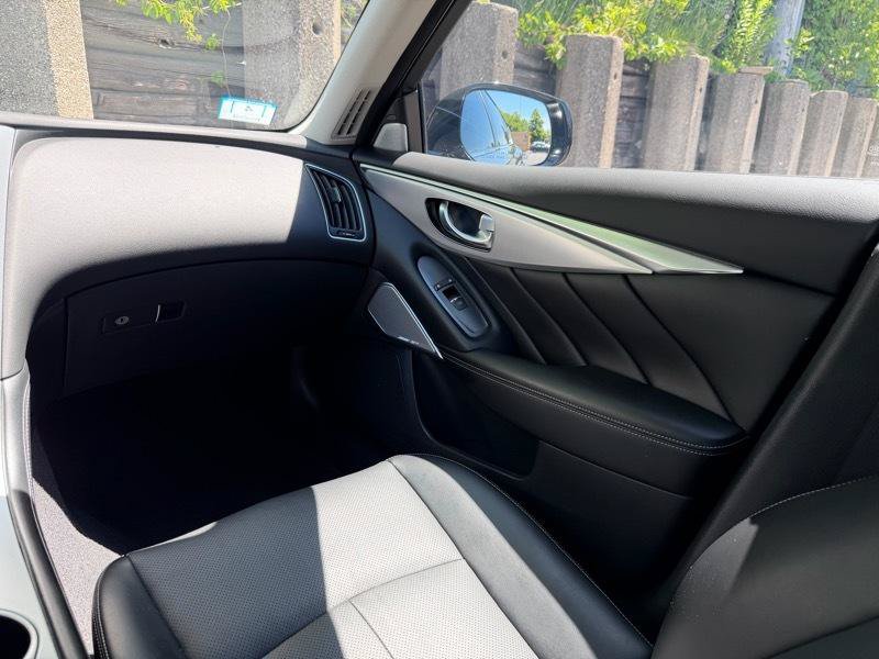 Used 2022 INFINITI Q50 Luxe w/ Cargo Package AWD/4WD image 13