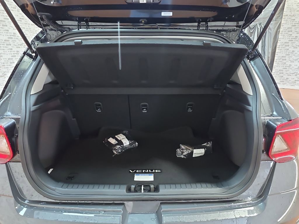 New 2026 Hyundai Venue SEL FWD image 11