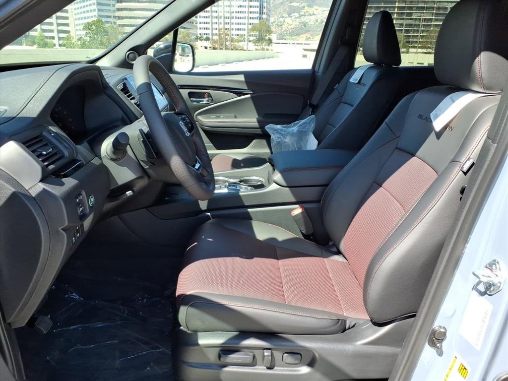 New 2025 Honda Ridgeline Black Edition image 10