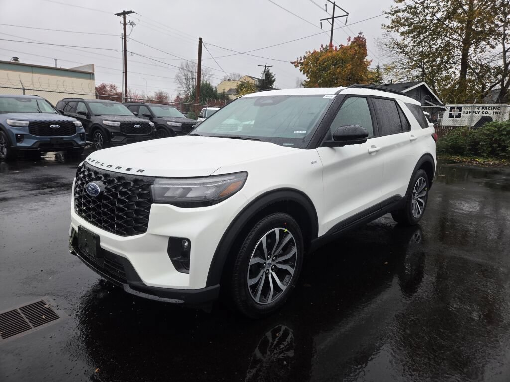 New 2026 Ford Explorer ST-Line AWD/4WD image 1