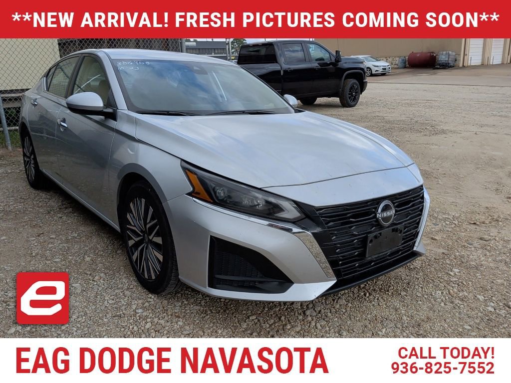 Used 2023 Nissan Altima 2.5 SV