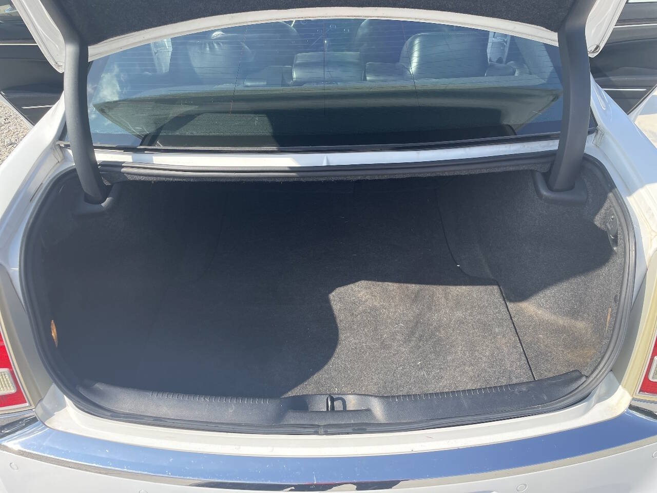 Used 2011 Chrysler 300 Limited RWD image 7