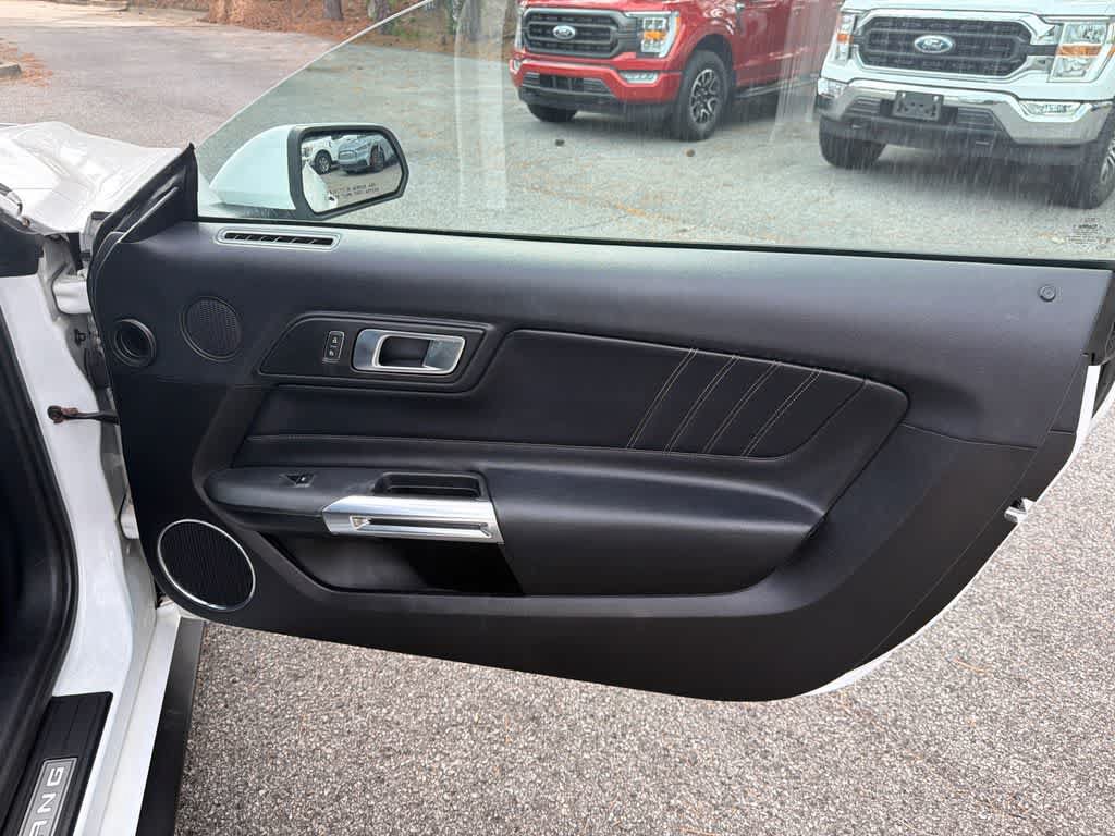 Used 2022 Ford Mustang Premium RWD image 13