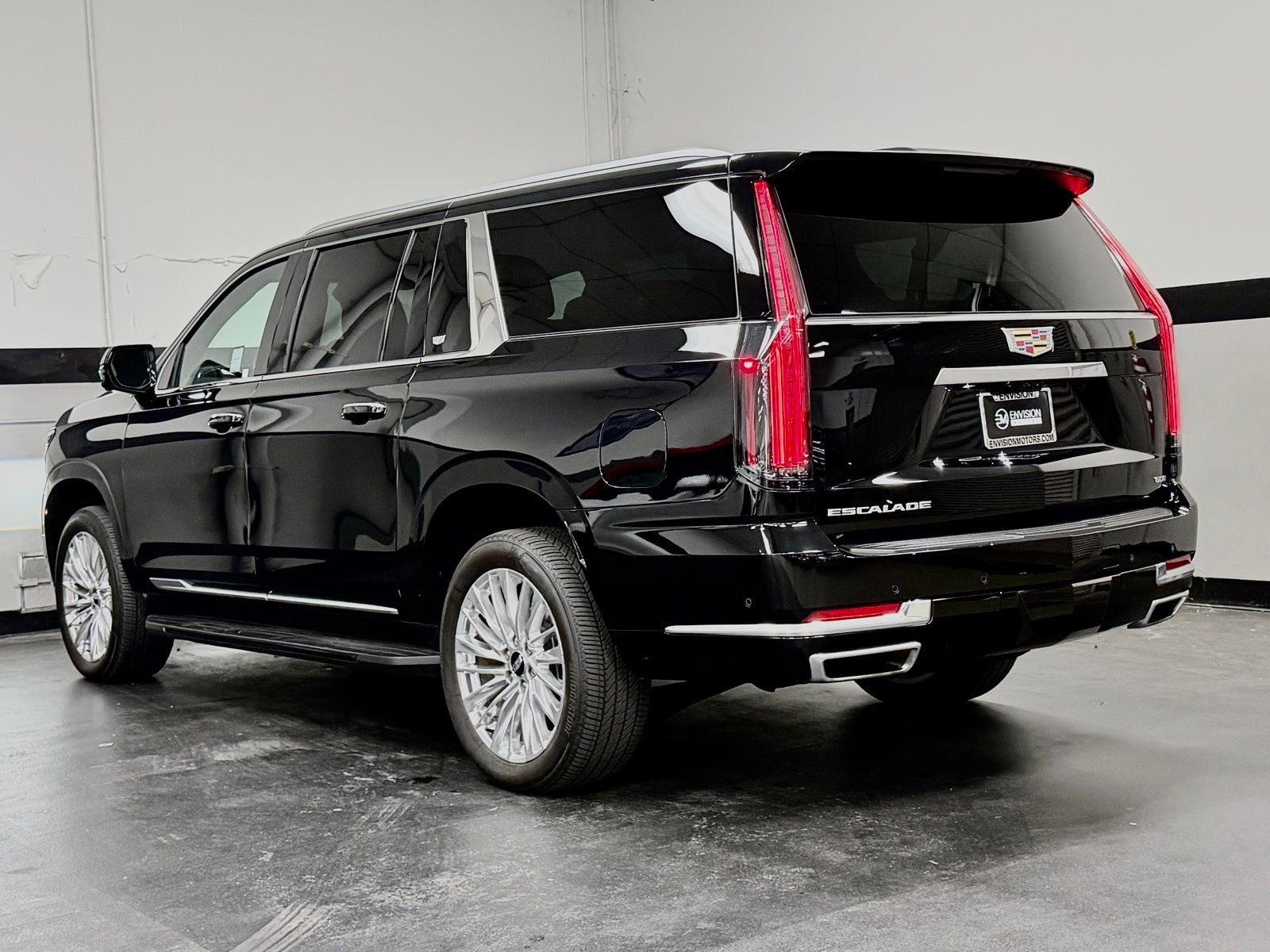 Used 2025 Cadillac Escalade ESV Premium Luxury image 10