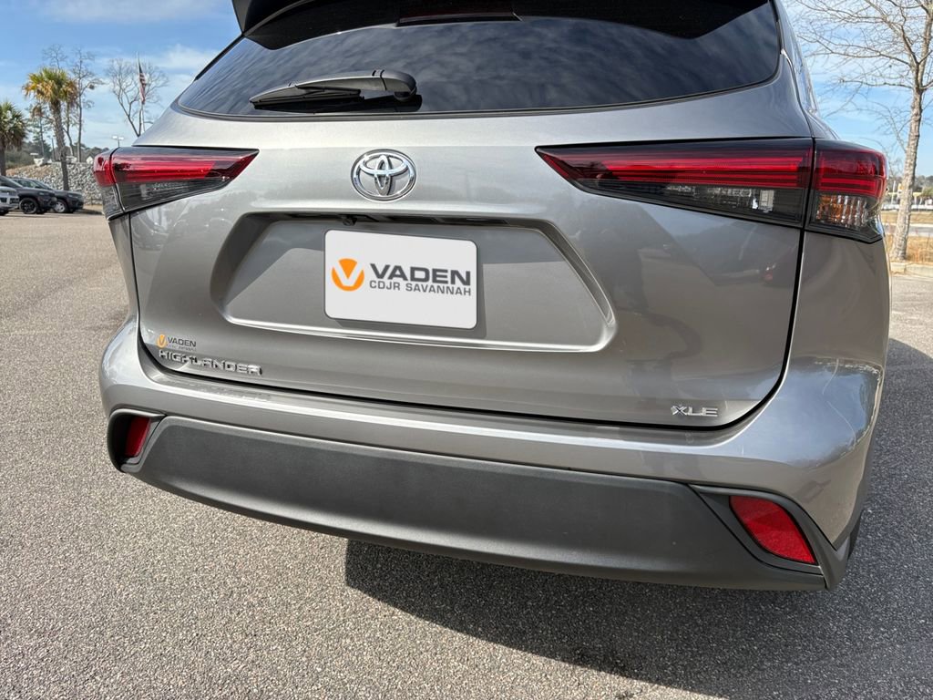 Used 2025 Toyota Highlander XLE image 10