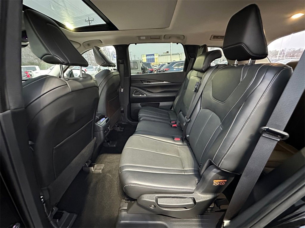 Used 2022 INFINITI QX60 Sensory w/ Cargo Package image 19