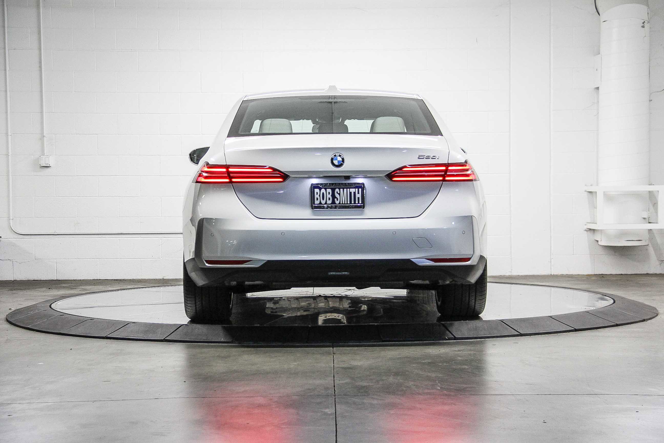 Used 2026 BMW 530i w/ Premium Package image 5