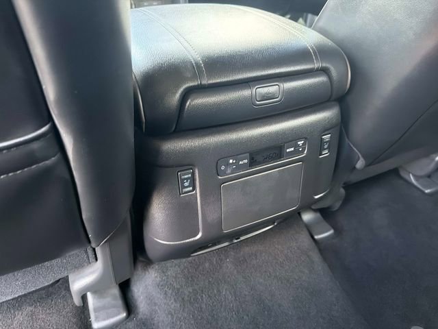 Used 2023 Nissan Armada Platinum w/ Captain's Chairs Package RWD image 16