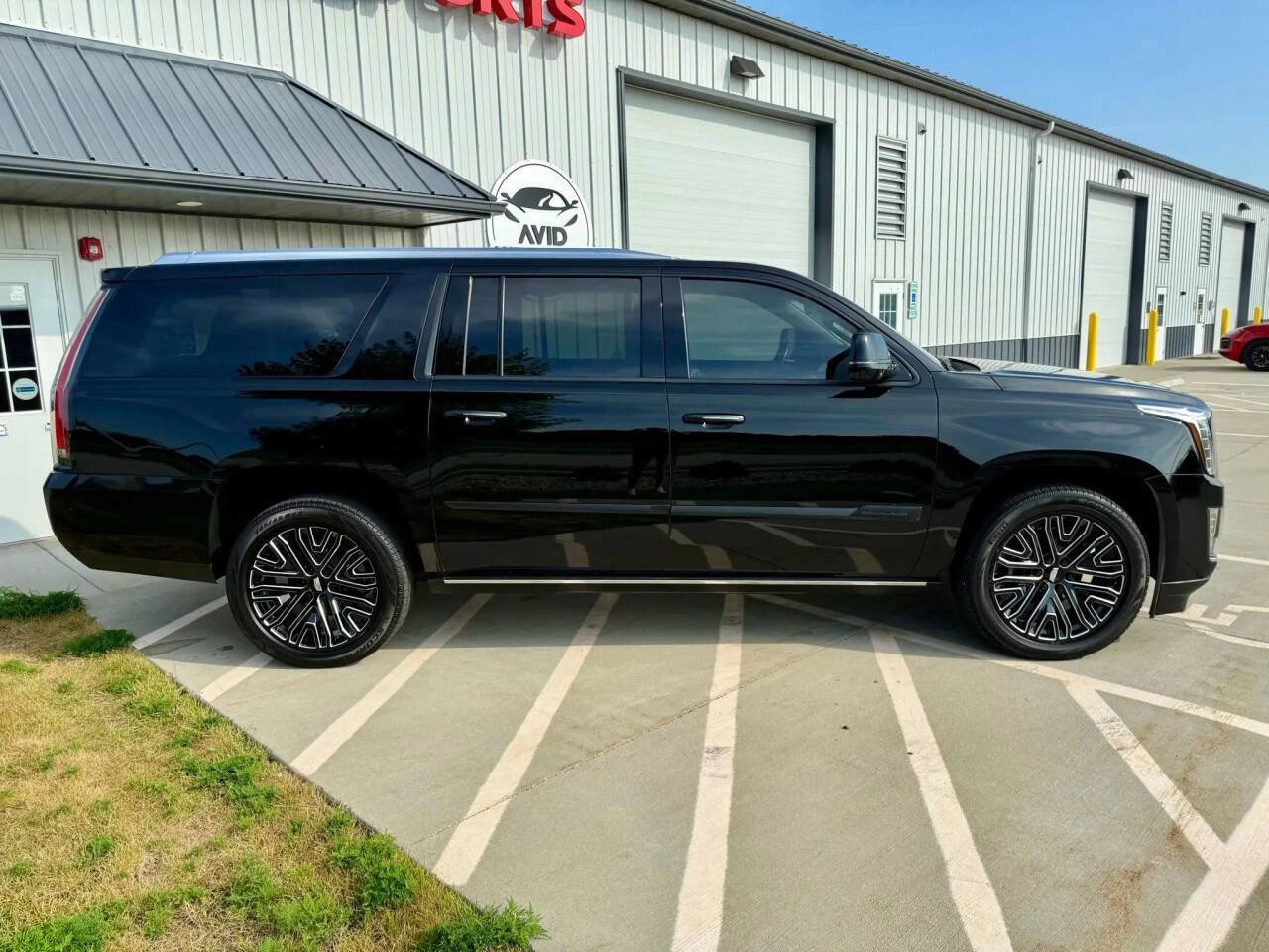 Used 2015 Cadillac Escalade ESV Premium AWD/4WD image 9