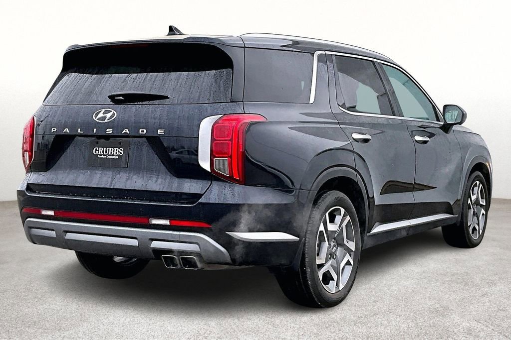 Used 2025 Hyundai Palisade SEL FWD image 2