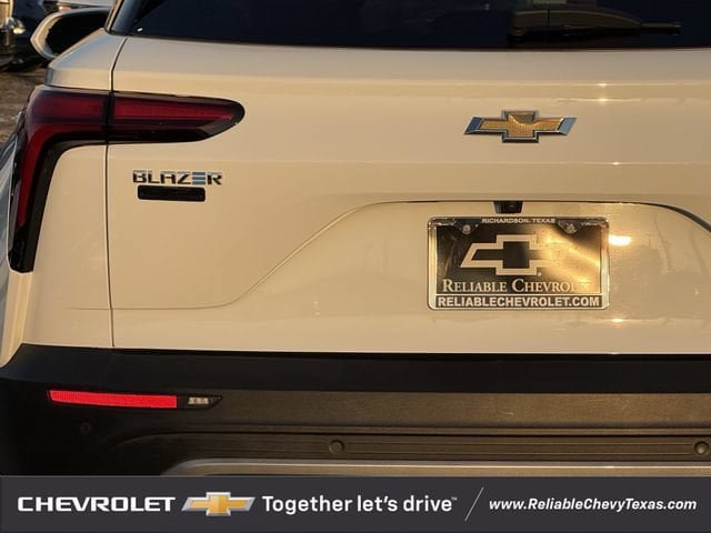 Used 2024 Chevrolet Blazer EV LT AWD/4WD image 9