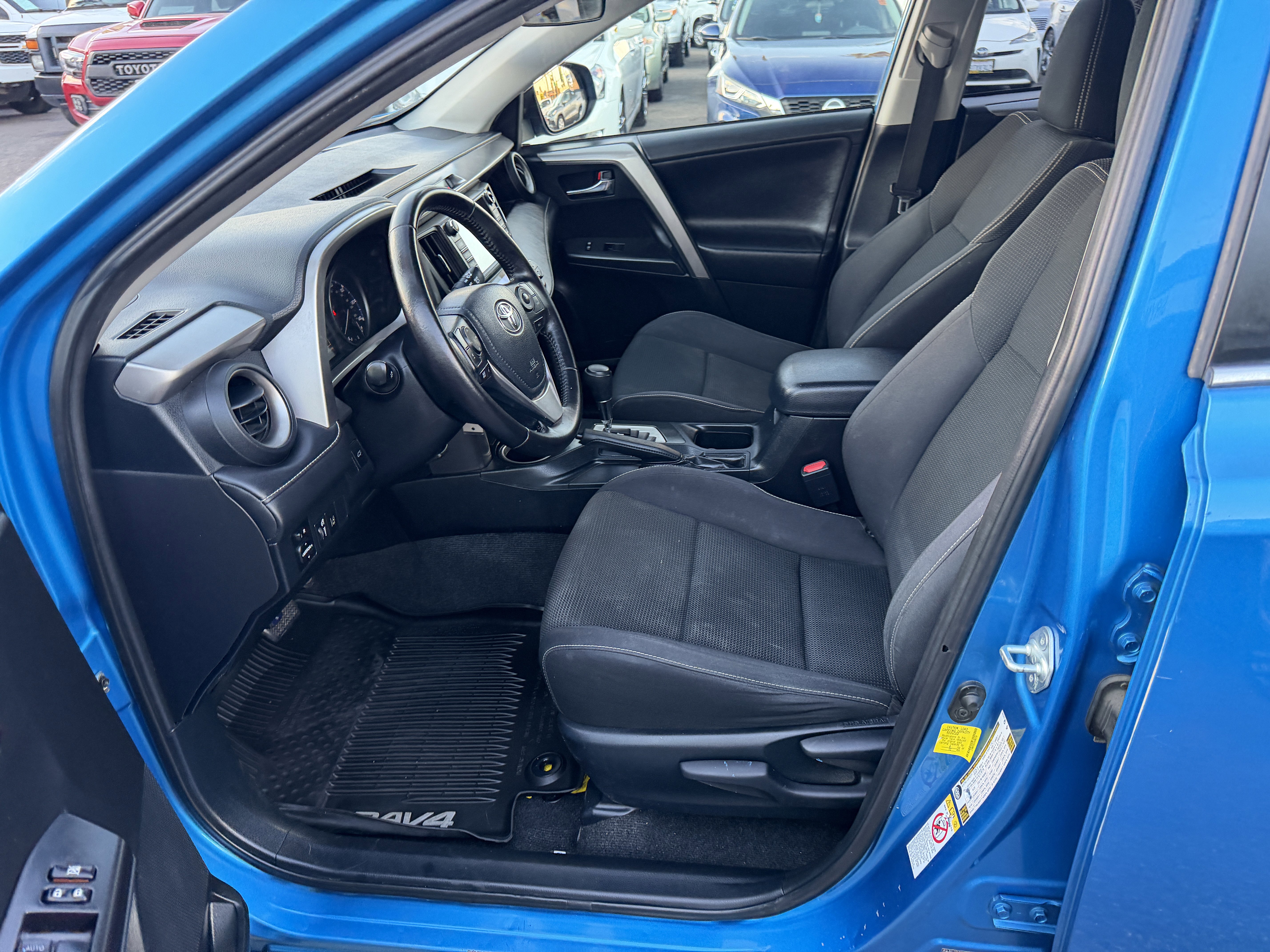 Used 2017 Toyota RAV4 XLE FWD image 19