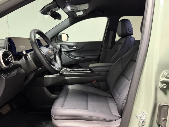 Used 2025 Chevrolet Equinox LT w/ Convenience Package II FWD image 13