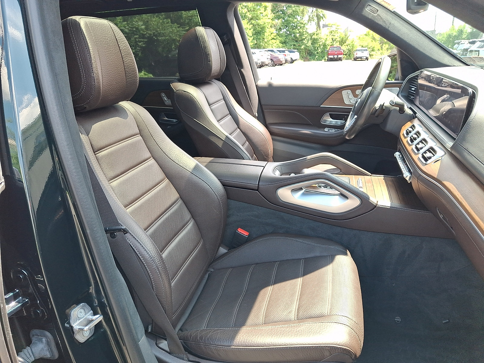 Used 2020 Mercedes-Benz GLS 580 4MATIC image 3