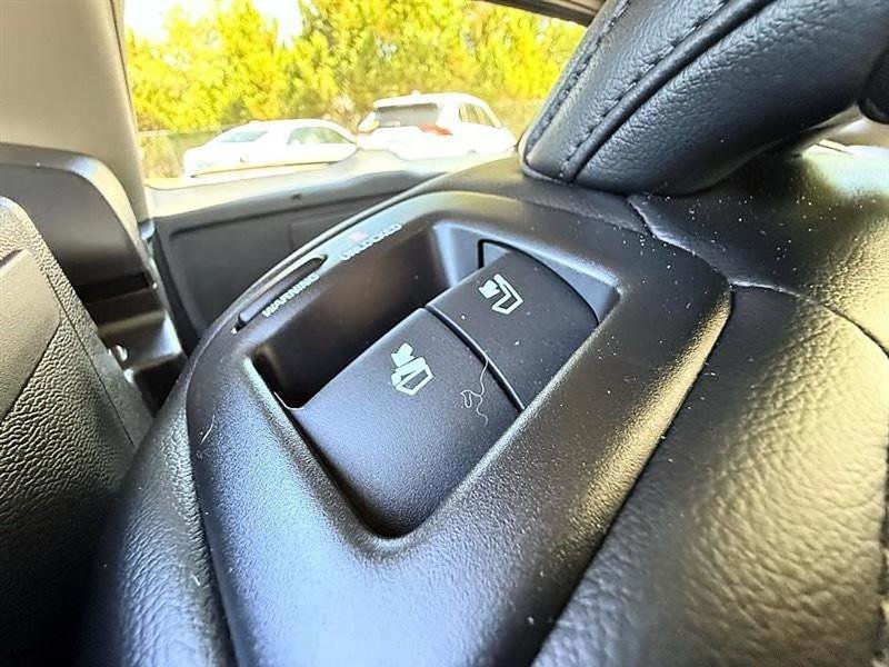 Used 2024 Volvo XC60 B5 Core w/ Protection Package Premier image 32