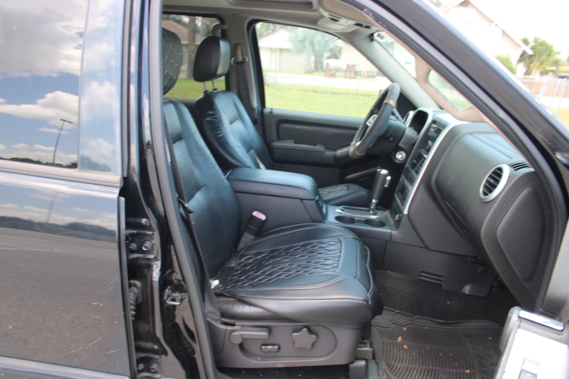 Used 2007 Mercury Mountaineer Premier AWD/4WD image 25