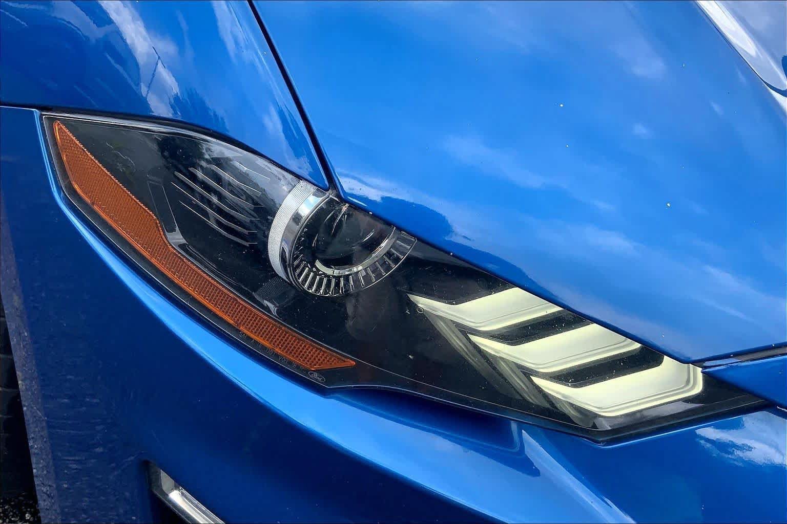 Used 2018 Ford Mustang Coupe RWD image 23