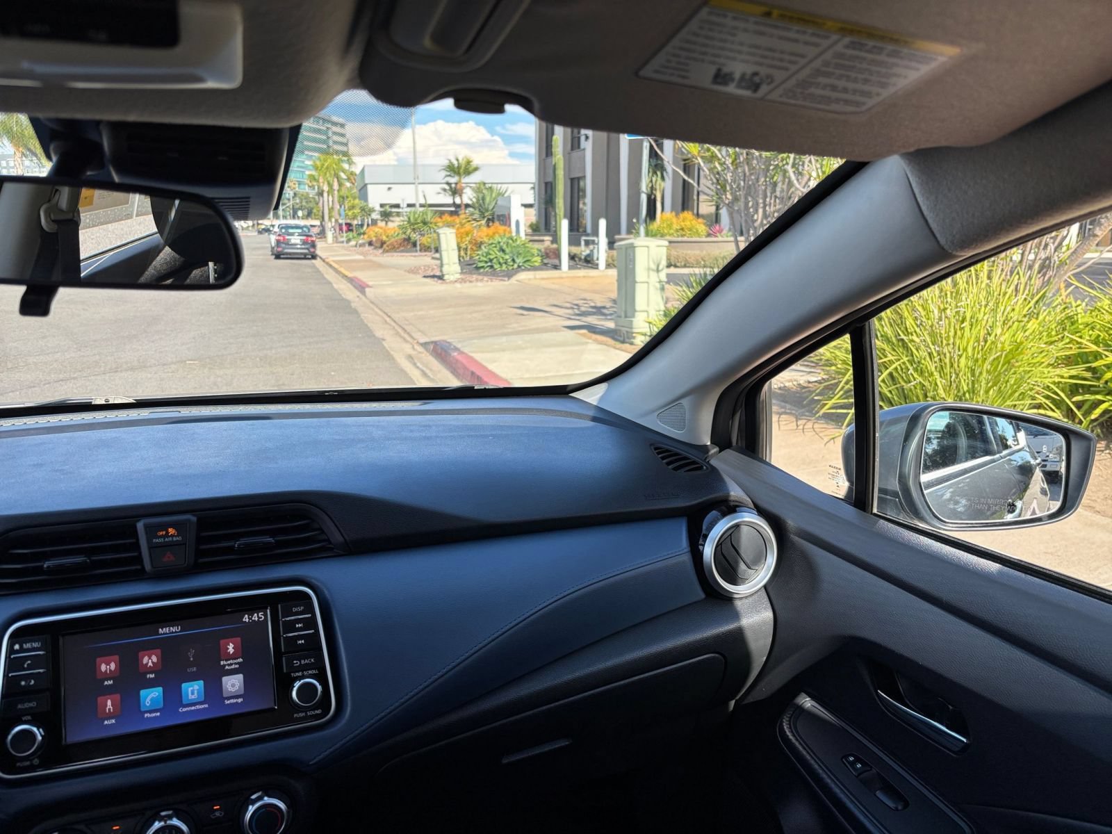 Used 2025 Nissan Versa SV FWD image 32