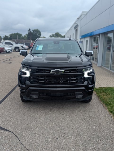 Used 2024 Chevrolet Silverado 1500 LT image 2
