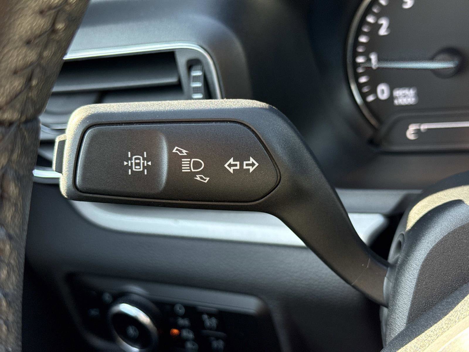 Used 2023 Ford Explorer XLT w/ Equipment Group 202A image 10