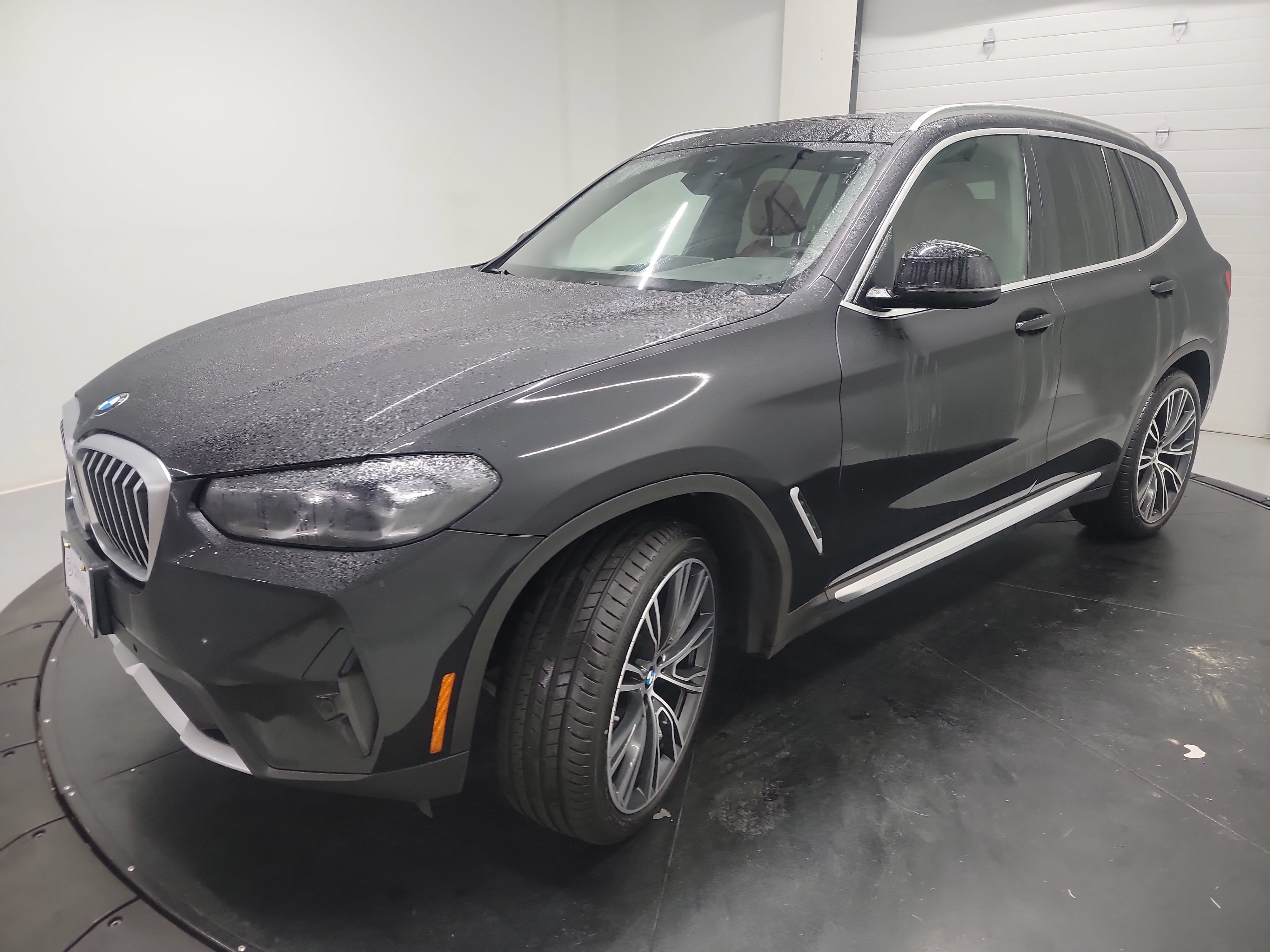 Used 2022 BMW X3 xDrive30i w/ Premium Package 2 AWD/4WD image 3