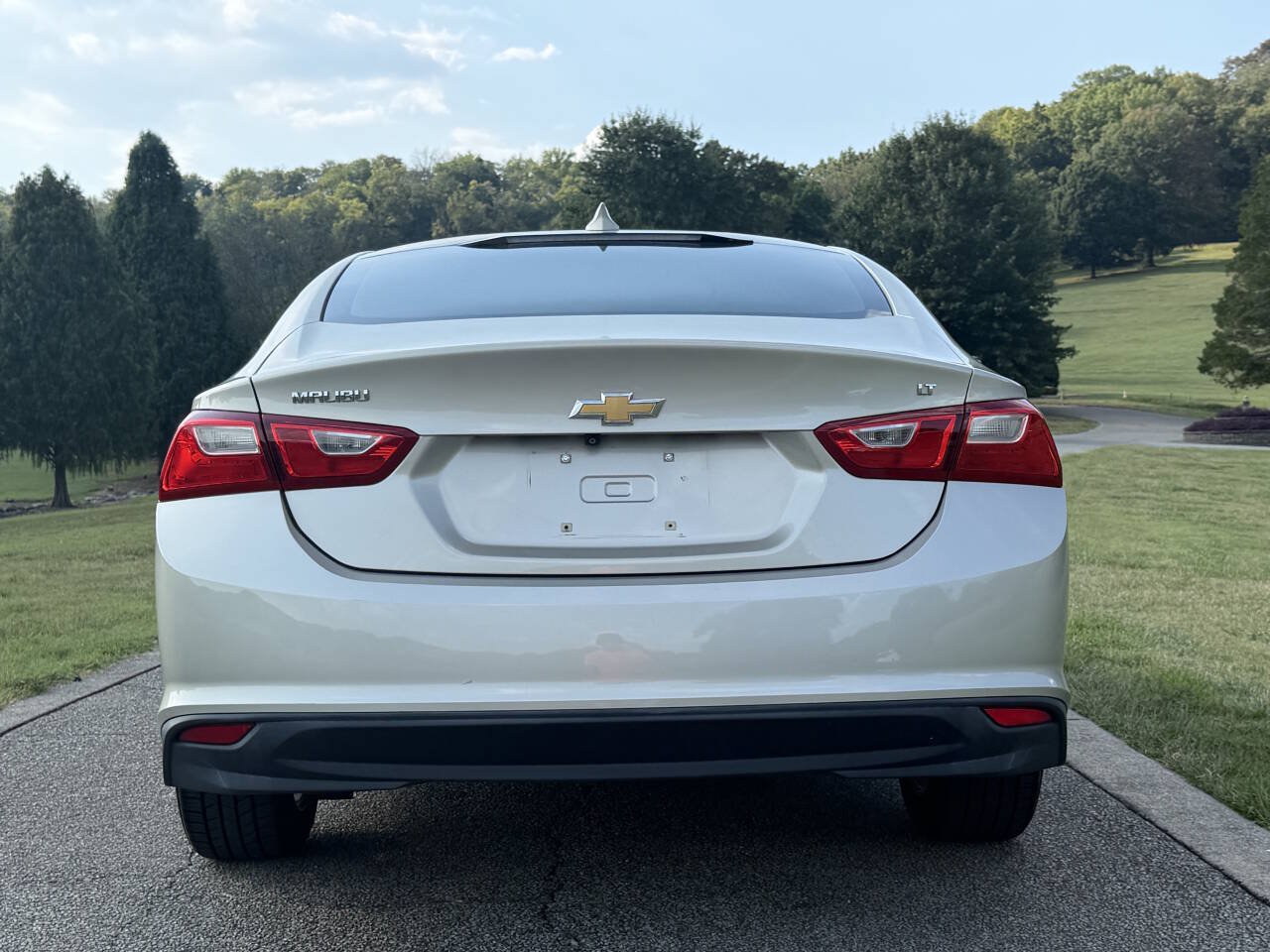 Used 2016 Chevrolet Malibu LT w/ Leather Package FWD image 11